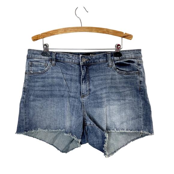 Kut from the Kloth Plus Size 18W Shorts Gidget Fray High Waist Medium Wash - Picture 15 of 15